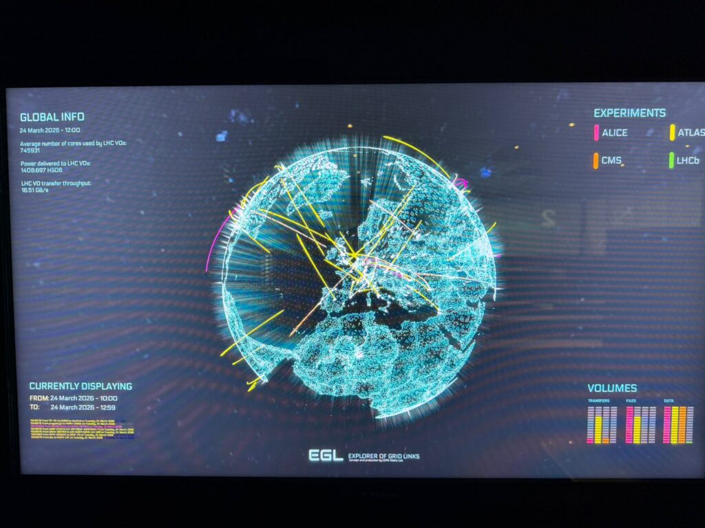 motion_photo_1878497753280519559